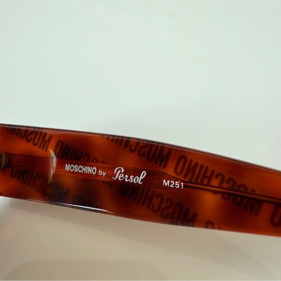 Vintage Moschino women sunglasses New Authentic main image 4